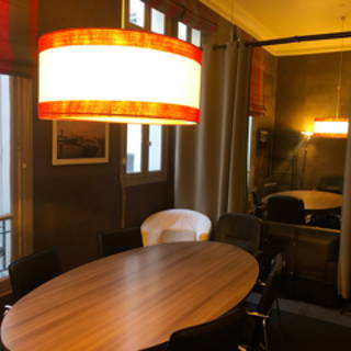 Bureau privé 43 m² 6 postes Coworking Rue Pierre Charron Paris 75008 - photo 2